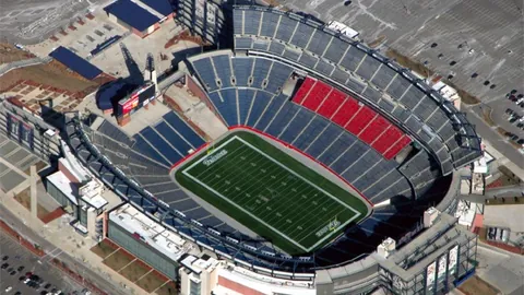 英格兰足球盛宴重启：贝林厄姆、福登华丽归来，阿诺德遗憾缺席！